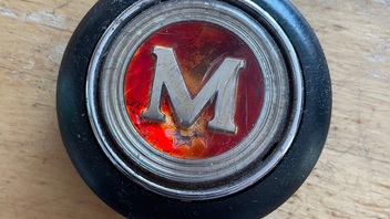 Verkaufe Hupenknopf mit Morris Emblem - Teile verkaufen - Das große Mini  Forum